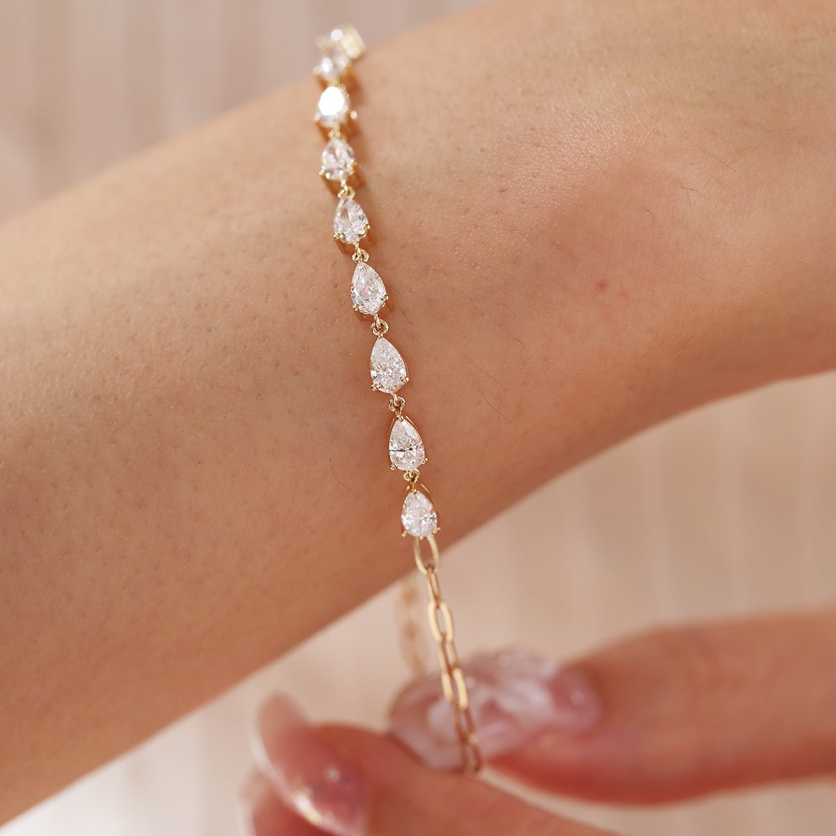 18K Yellow Gold Pear Lab Diamond 9 Stone Chain Bracelet - FIORESE JEWELRY