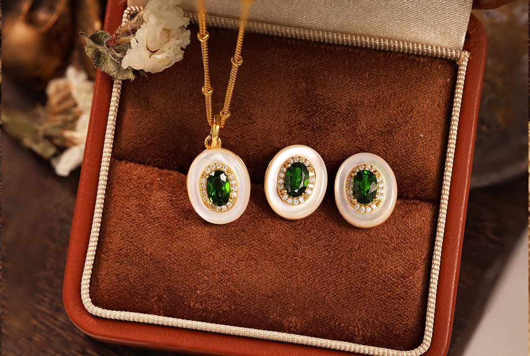Oval Diopside & Nacre Pendant Necklace - LGG Jewelry
