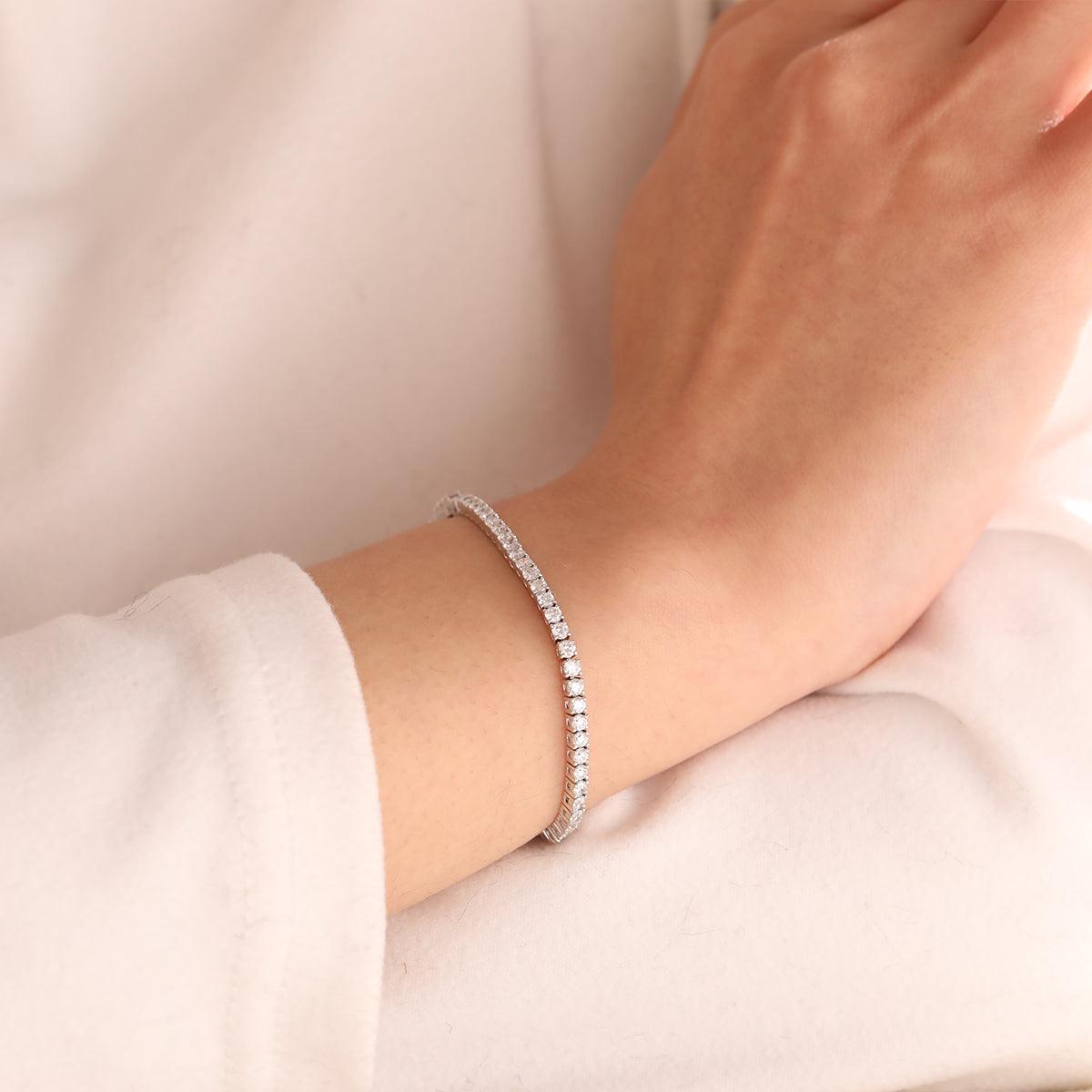Round Brilliant Cut Diamond 4 - Prong Basket Tennis Bracelet with Single - Side Box Clasp - FIORESE JEWELRY