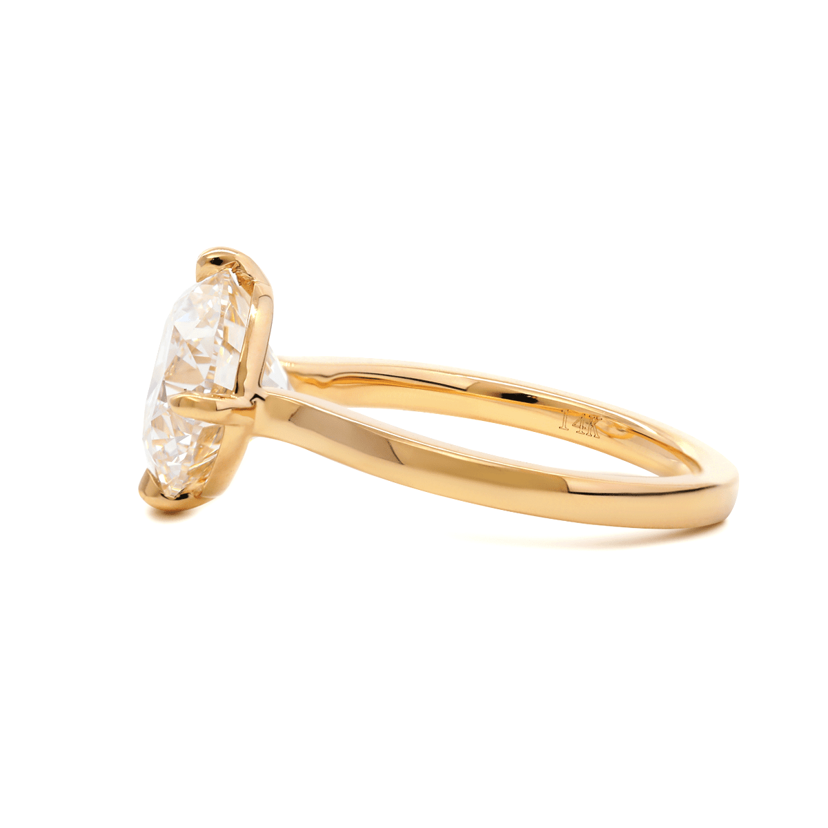 Round Cut Diamond 4 - Claw Prong Solitaire Engagement Ring — Minimalist Design - FIORESE JEWELRY